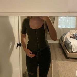 Green button up top with tie front